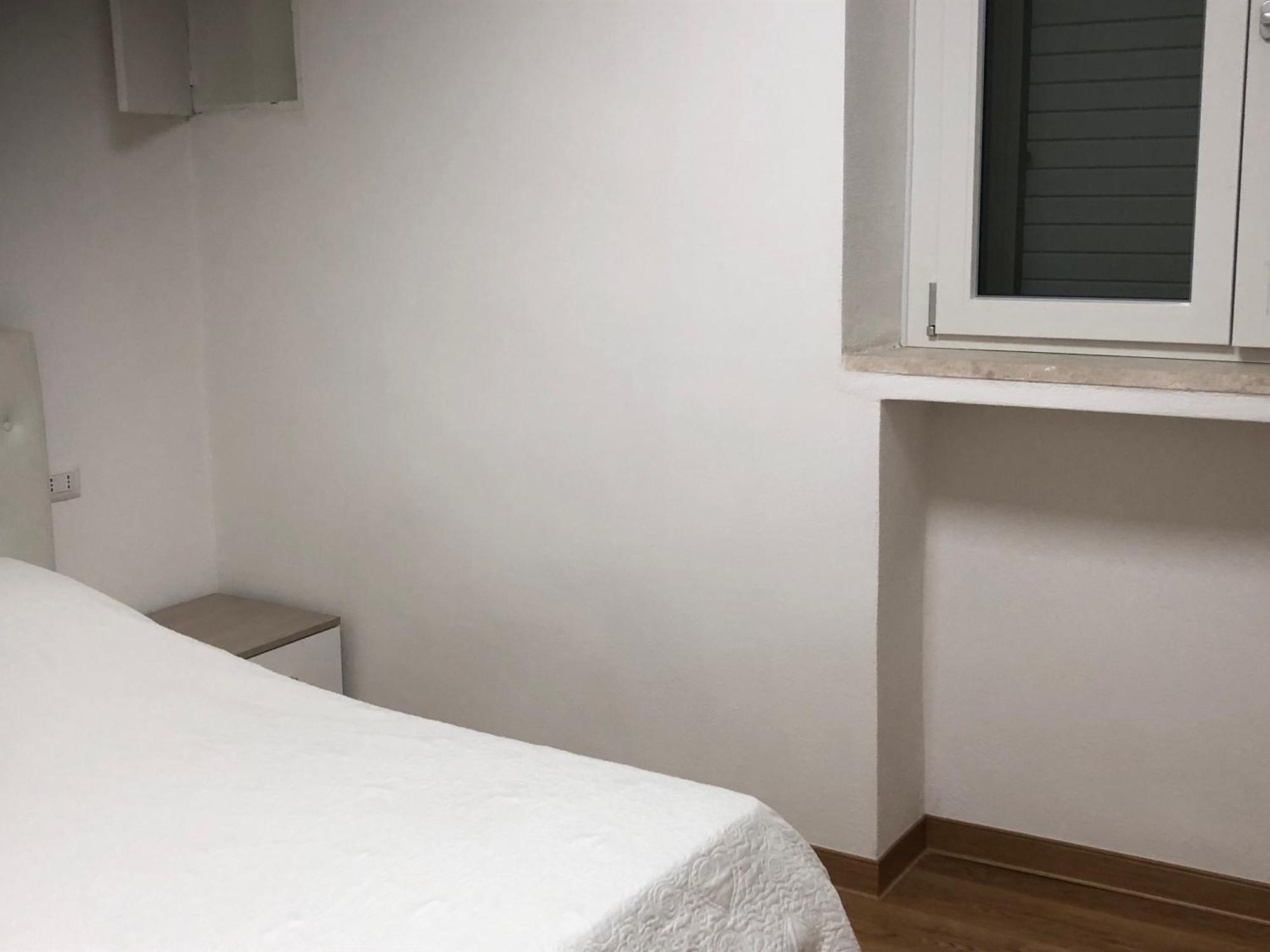Arenada Private Rooms And Apartment Sud Каляри Екстериор снимка